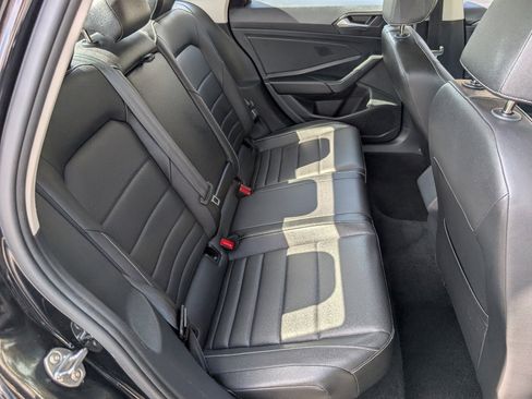 Used 2024 Volkswagen Jetta SE FWD image 5