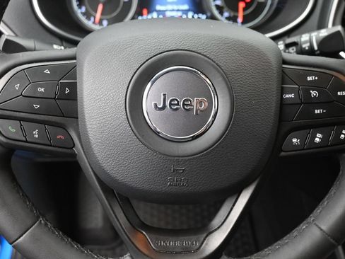 Used 2022 Jeep Cherokee Trailhawk w/ Premium Leather Package AWD/4WD image 19