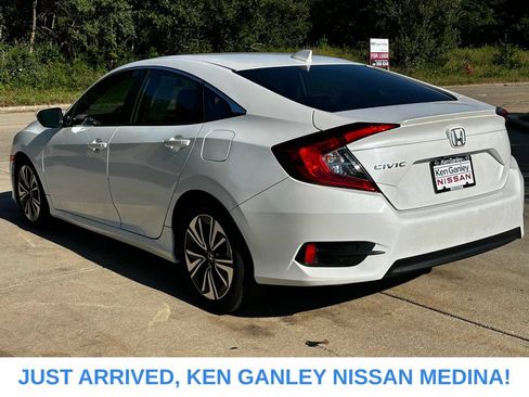 Used 2017 Honda Civic EX-T image 5