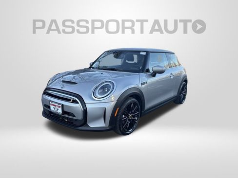 Used 2024 MINI Cooper SE image 1
