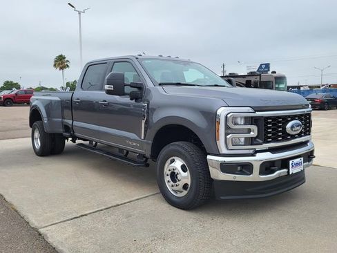 New 2026 Ford F350 4x4 Crew Cab DRW Super Duty image 17