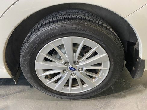 Used 2018 Subaru Impreza 2.0i Premium image 8