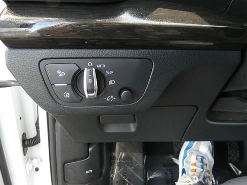 Used 2020 Audi Q5 e Premium Plus image 65