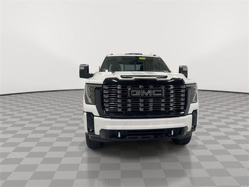 Used 2025 GMC Sierra 2500 Denali Ultimate image 3