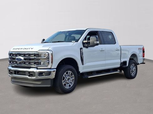 Certified 2024 Ford F250 Lariat w/ FX4 Off-Road Package image 3