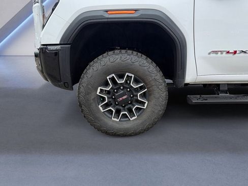 Used 2025 GMC Sierra 2500 AT4X AWD/4WD image 14