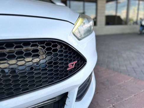 Used 2017 Ford Focus ST FWD image 31