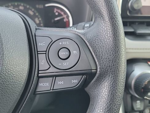 Certified 2025 Toyota RAV4 XLE FWD image 22