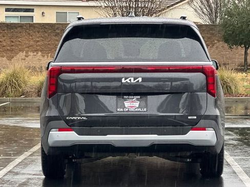 New 2026 Kia Carnival EX FWD image 6