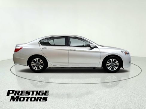 Used 2013 Honda Accord LX image 9