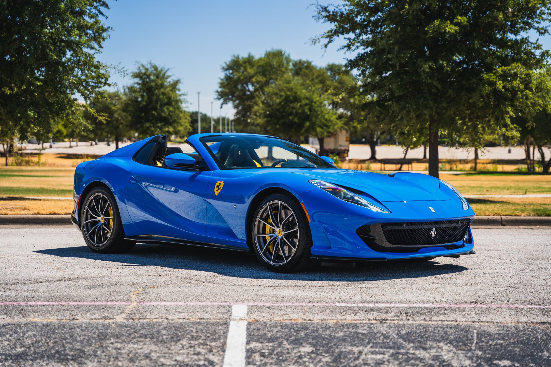 Used 2022 Ferrari 812 GTS RWD image 10