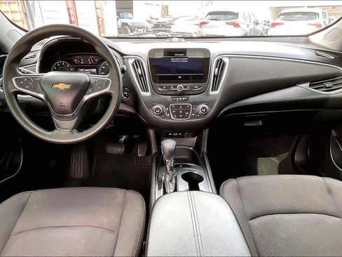 Used 2021 Chevrolet Malibu LT image 15