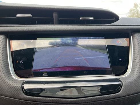 New 2025 Cadillac XT6 Luxury image 24