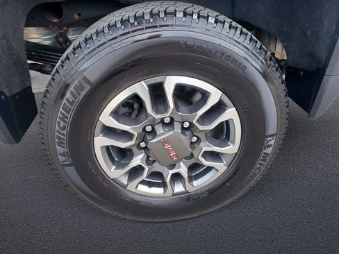 Used 2025 GMC Sierra 2500 SLE w/ SLE Value Package; AWD/4WD image 22