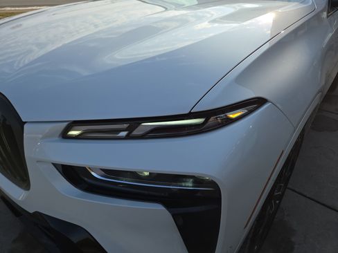 Used 2026 BMW X7 M60i image 10