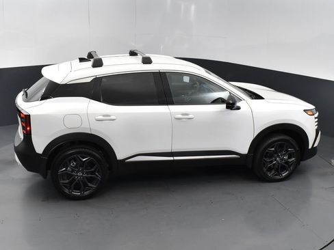 New 2026 Nissan Kicks SR w/ Illumination Package FWD image 51