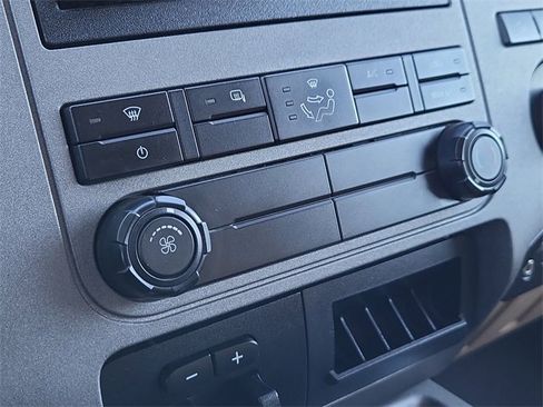 Used 2011 Ford F250 XLT w/ XLT Interior Pkg image 29