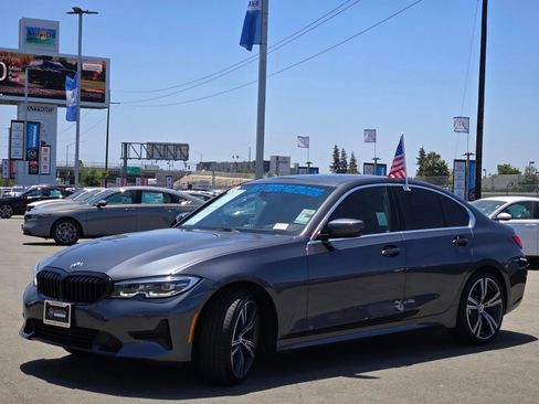 Used 2021 BMW 330i Sedan w/ Premium Package RWD image 3