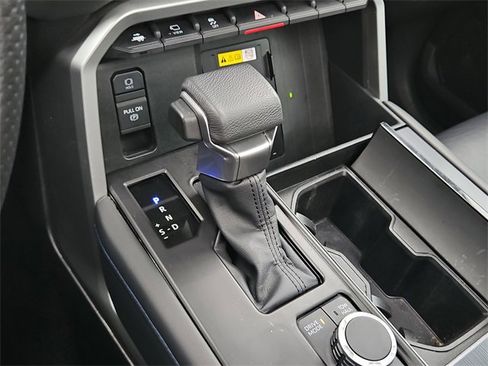 Used 2023 Toyota Sequoia Platinum image 24