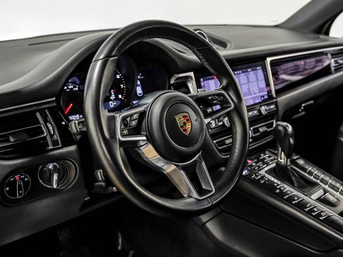 Used 2021 Porsche Macan image 11