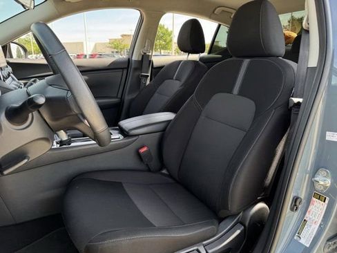 Used 2025 Nissan Sentra SV w/ All-Weather Package FWD image 27