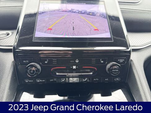 Used 2023 Jeep Grand Cherokee Laredo image 24