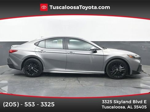 Used 2026 Toyota Camry SE image 1