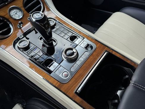 Used 2023 Bentley Continental GT V8 image 29