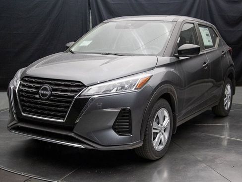 New 2025 Nissan Kicks Play S image 6