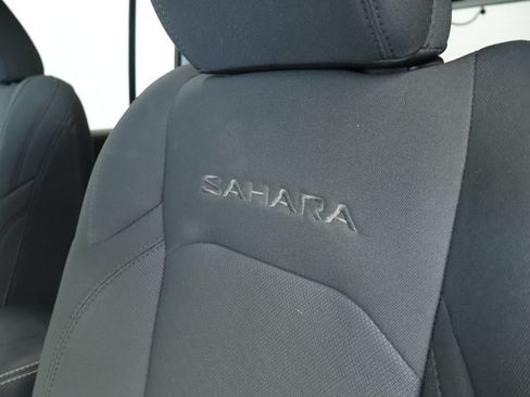 Used 2021 Jeep Wrangler Unlimited Sahara AWD/4WD image 26