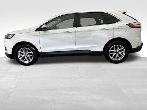 Used 2024 Ford Edge SEL image 2