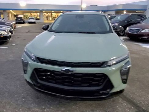 Used 2025 Chevrolet Trax ACTIV w/ Driver Confidence Package image 3