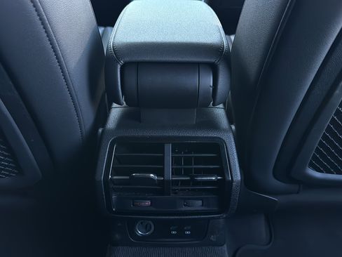 Used 2024 Audi Q3 2.0T Premium image 30