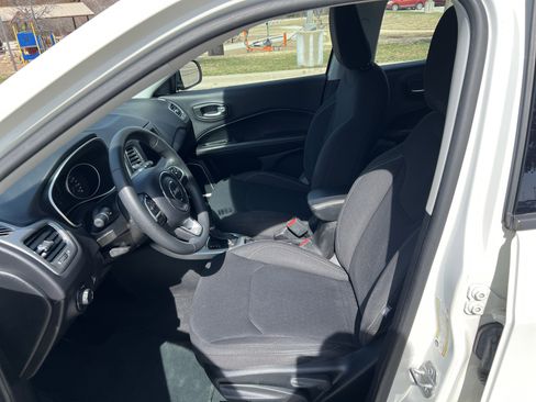 Used 2018 Jeep Compass Sport w/ Tech Group image 16