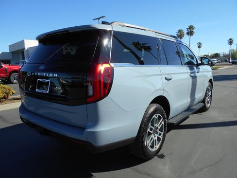 Used 2025 Ford Expedition Active image 7