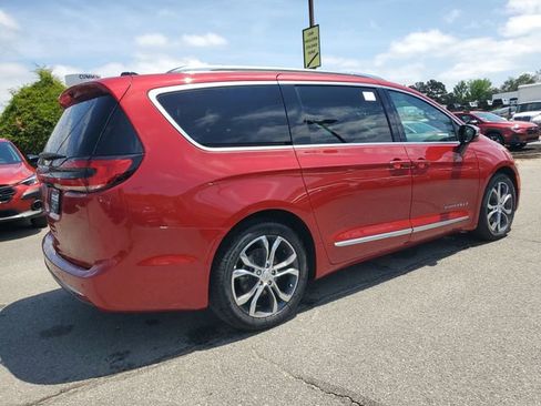 New 2026 Chrysler Pacifica Pinnacle FWD image 6