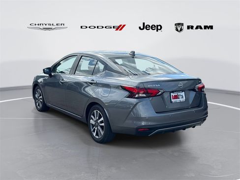 Used 2023 Nissan Versa SV image 4