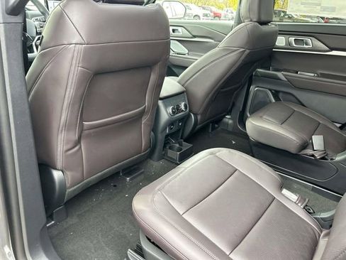 New 2026 Ford Explorer Platinum image 19