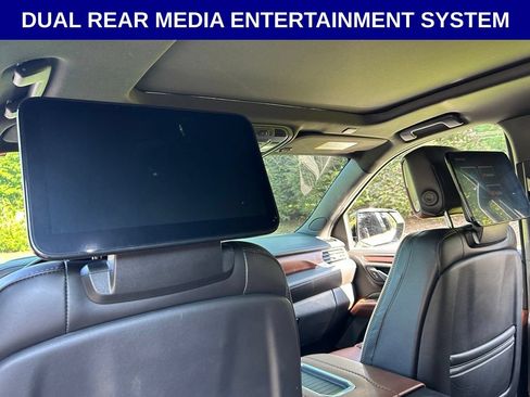 Used 2023 GMC Yukon Denali Ultimate AWD/4WD image 2