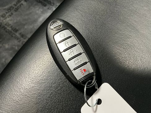 Used 2018 Nissan Pathfinder Platinum image 13