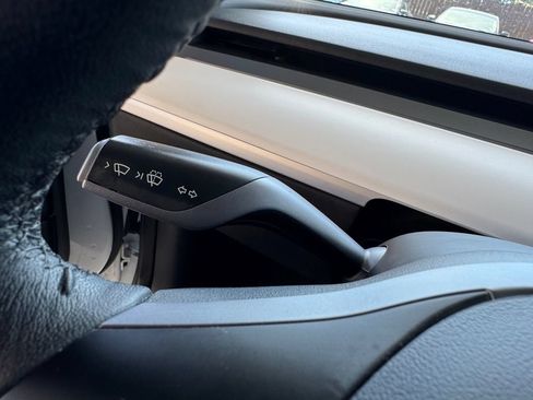 Used 2022 Tesla Model 3 Long Range AWD/4WD image 31