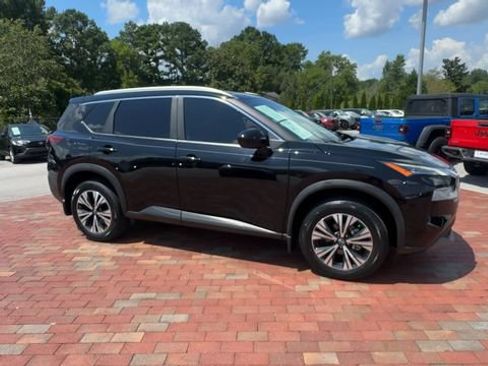 Used 2023 Nissan Rogue SV w/ SV Premium B Package FWD image 4