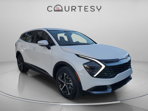 Certified 2025 Kia Sportage EX image 5