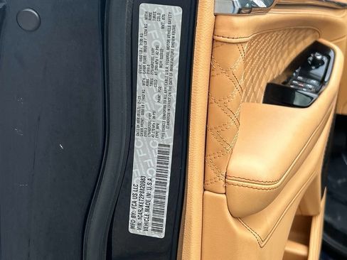 Used 2023 Jeep Grand Cherokee L Summit AWD/4WD image 11