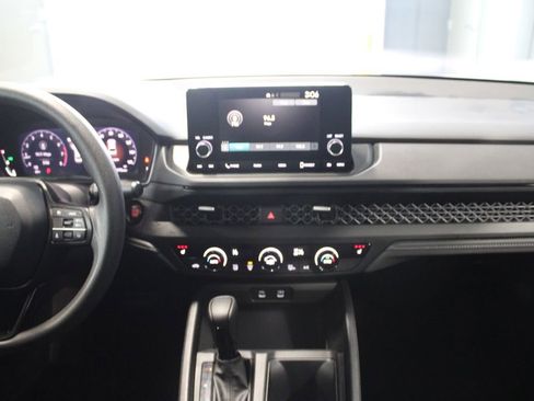 Used 2023 Honda Accord EX image 24