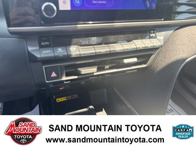 Used 2025 Toyota Camry LE FWD image 22