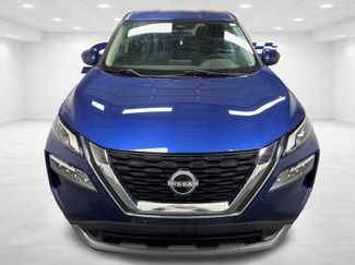 Used 2023 Nissan Rogue SV video 2