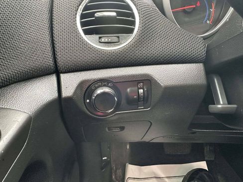 Used 2014 Chevrolet Cruze LT FWD image 25
