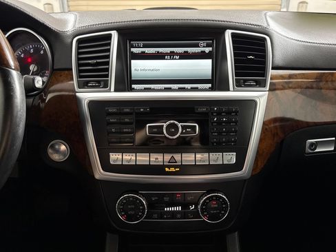 Used 2013 Mercedes-Benz GL 550 4MATIC image 18