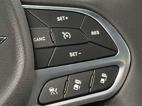 New 2026 Chrysler Pacifica Limited image 36